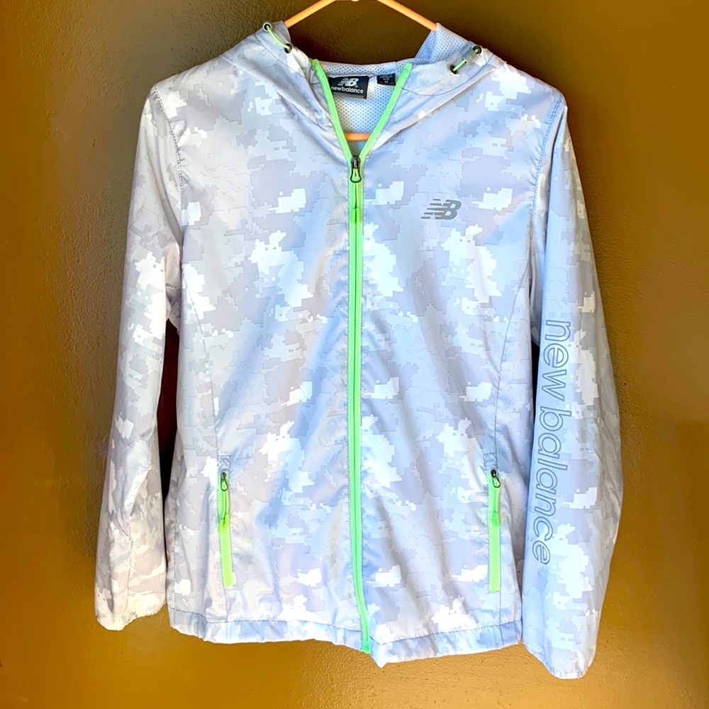 New Balance women’s wind breaker jacket. Size medium